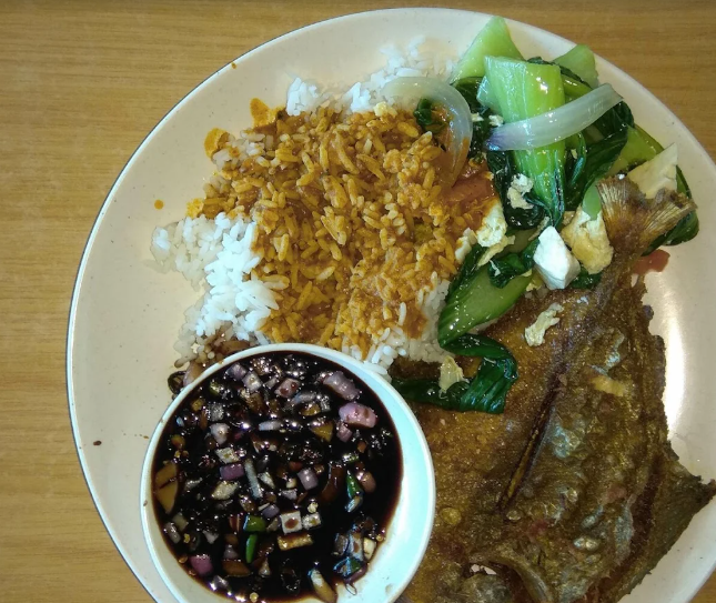 Gerai Makan Ikan Bawal Kak Mah & Abg Din — Food, Bukit Mertajam, Pulau Pinang