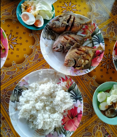 Gerai Makan Ikan Bawal Kak Mah & Abg Din — Food, Bukit Mertajam, Pulau Pinang
