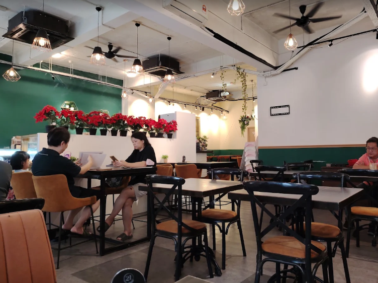 21 Fusion Cuisine & Bakery Cafe — Environment, Bayan Lepas, Pulau Pinang