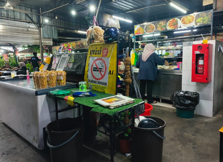 E Tomyam & Nasi Ayam Bakar — Environment, Bayan Lepas, Pulau Pinang
