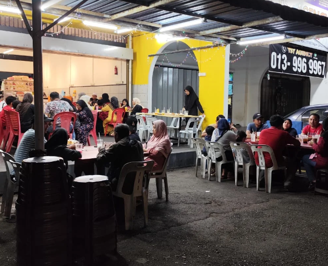 MAN Char Kuey Teow Tokong Ular — Environment, Bayan Baru, Pulau Pinang