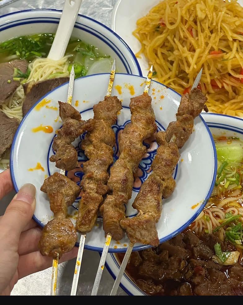 Yimulan Mee Tarik China Muslim ( Ivory Plaza ) — Food, Gelugor, Pulau Pinang