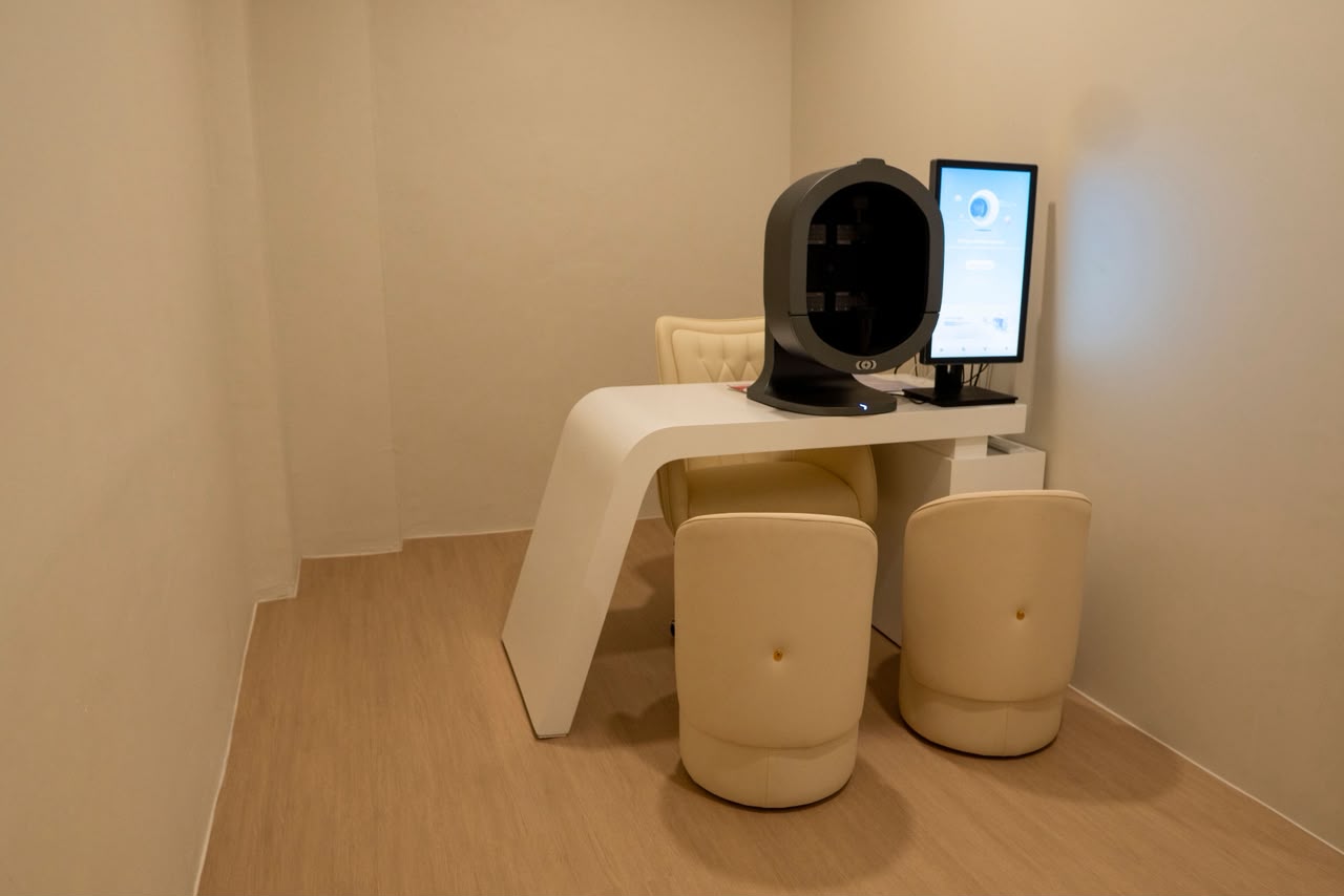 LÉORA BEAUTY LOUNGE — Environment, Bayan Lepas, Pulau Pinang